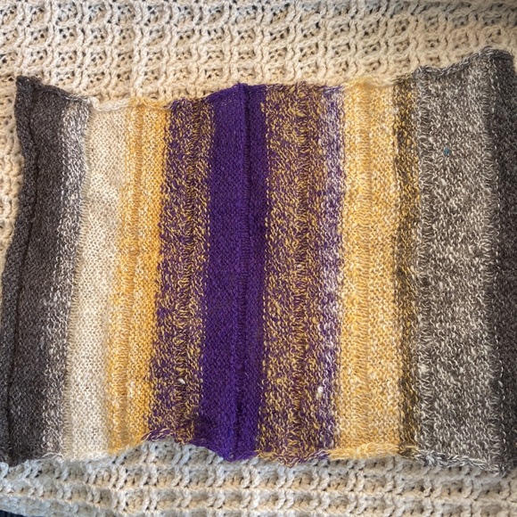 100% Wool Knitted Cowl/Scarf - Picture 3 of 3